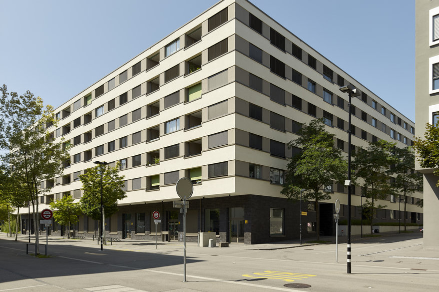 Hof Lilienthal, Farman-Str. 2–14, Glattpark