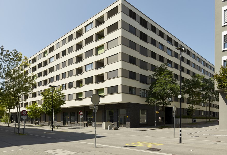 Hof Lilienthal, Farman-Str. 2–14, Glattpark